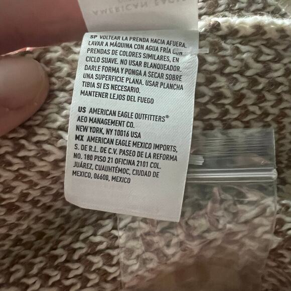 NWT American Eagle Woman’s Cream Brown Cropped Bandana Print Cardigan- Size L - Picture 10 of 12
